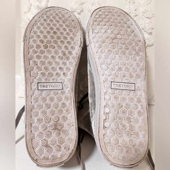 Rare TRETORN Grey Velvet High Tops ladies size 9. - Picture 12 of 12